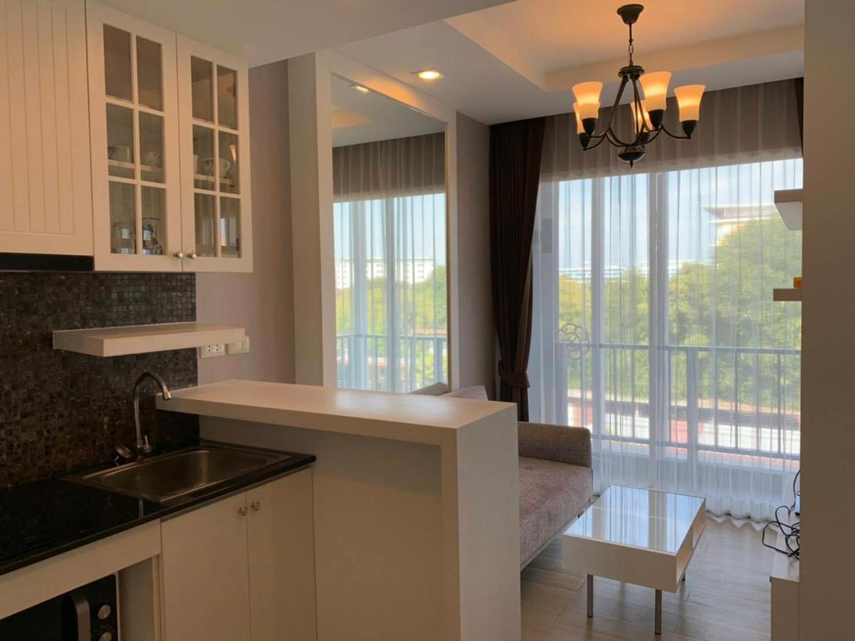 Cozy Near Beach 200M With Toproof Pool At Patio Bangsaen Exterior photo