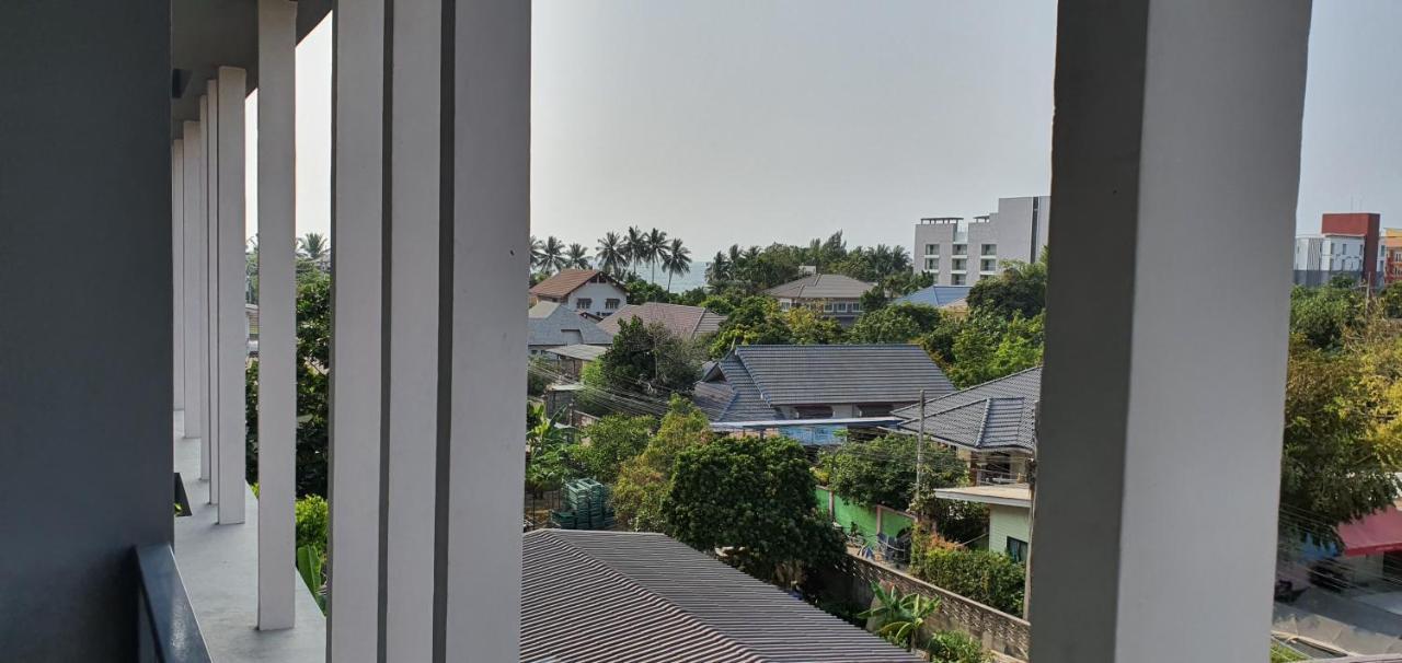 Cozy Near Beach 200M With Toproof Pool At Patio Bangsaen Exterior photo