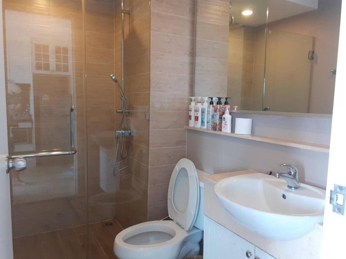 Cozy Near Beach 200M With Toproof Pool At Patio Bangsaen Exterior photo